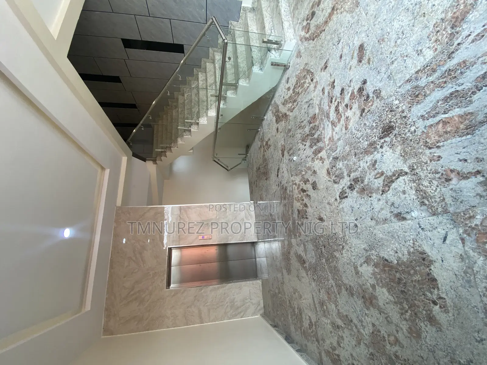 295 Square Metter Open Space Show Room for Rent