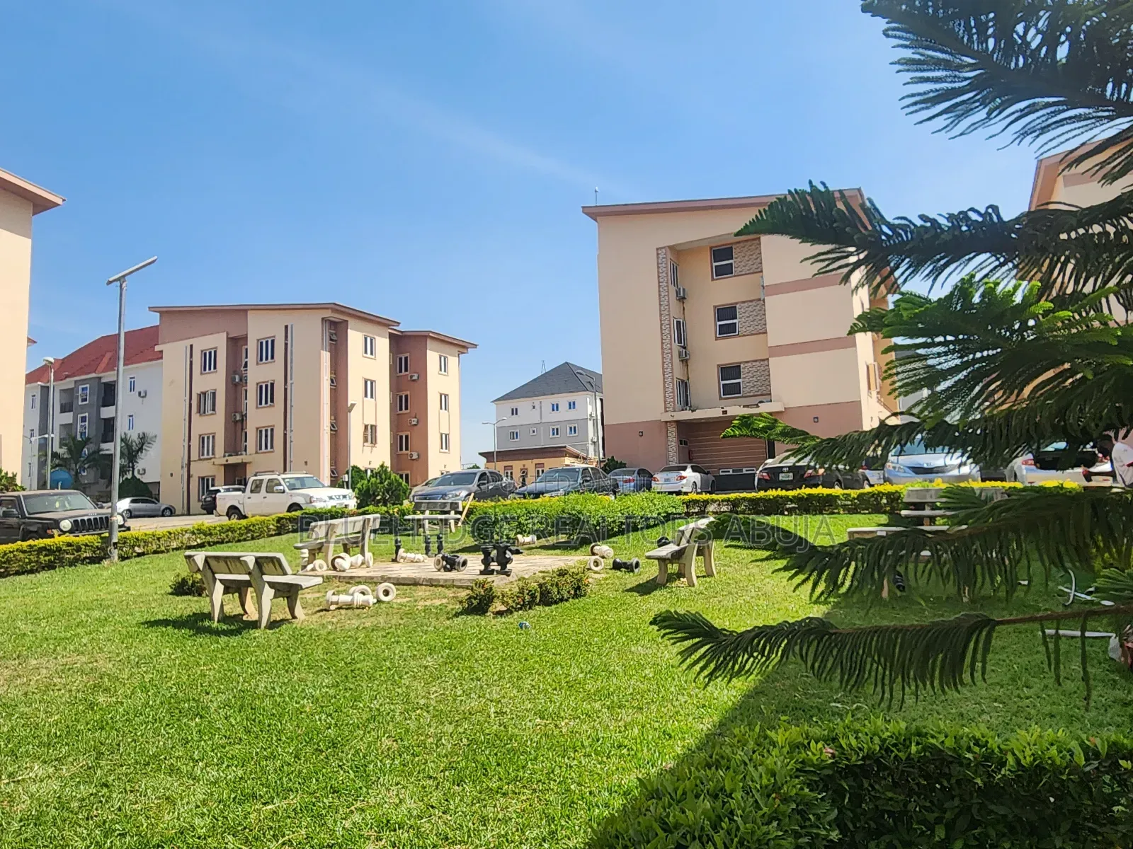 Fully Serviced Luxury One (1) Bedroom Apartment (Ensuite)