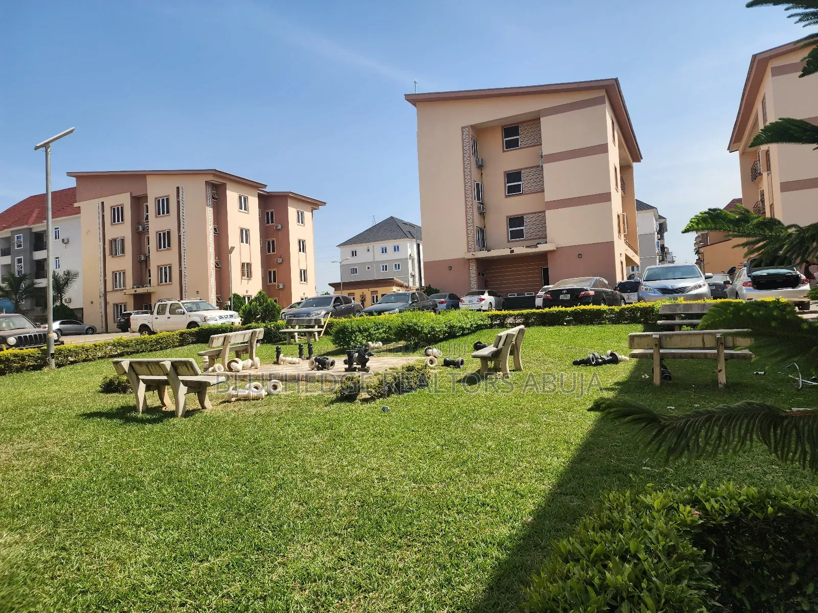 Fully Serviced Luxury One (1) Bedroom Apartment (Ensuite)