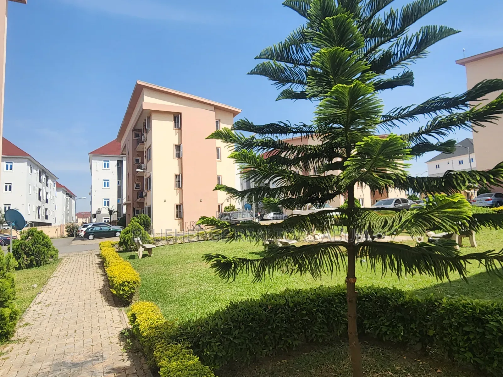 Fully Serviced Luxury One (1) Bedroom Apartment (Ensuite)