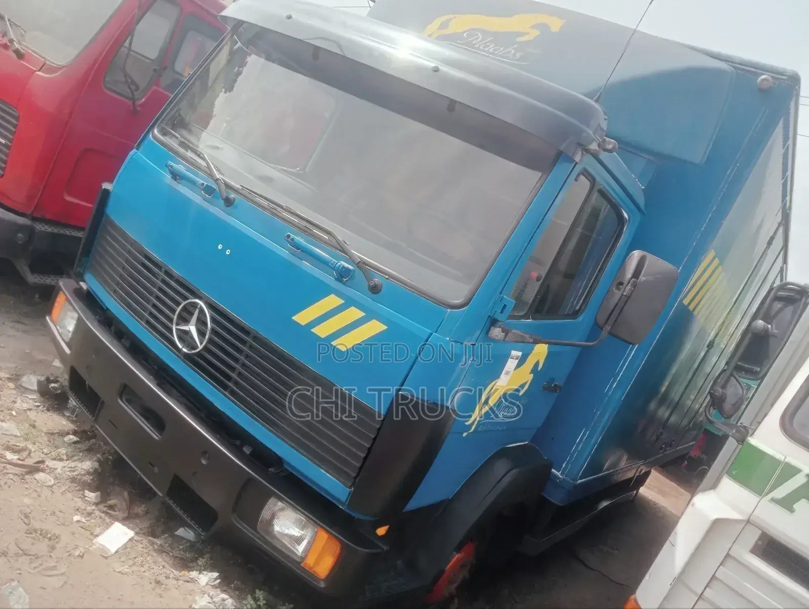 Mercedes Benz 814 Container Body Truck