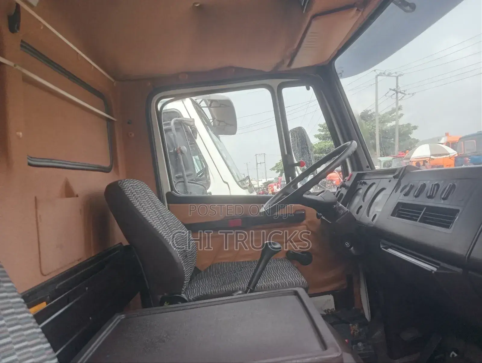 Mercedes Benz 814 Container Body Truck