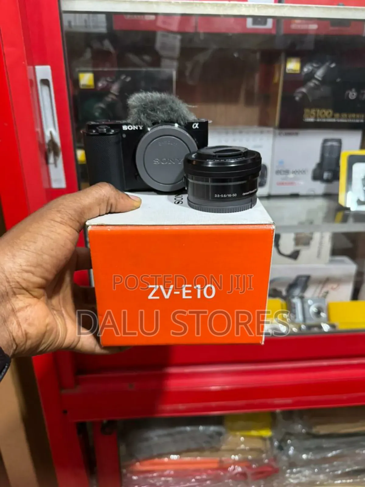 Sony Zv-E10 Mirrorless Camera With 16-50mm Lens