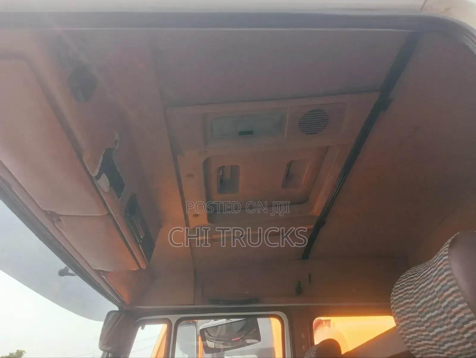 Mercedes Benz 817 Container Body Truck