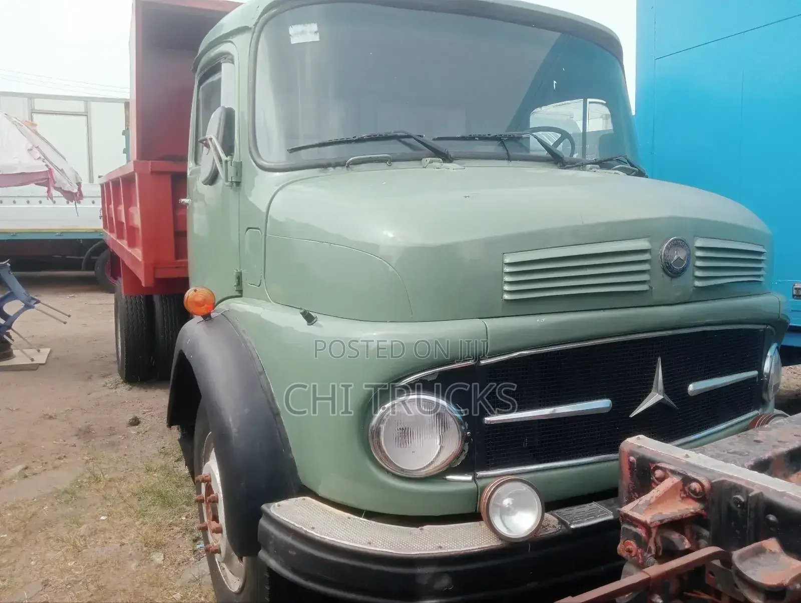 Mercedes-Benz 911 Tipping Truck