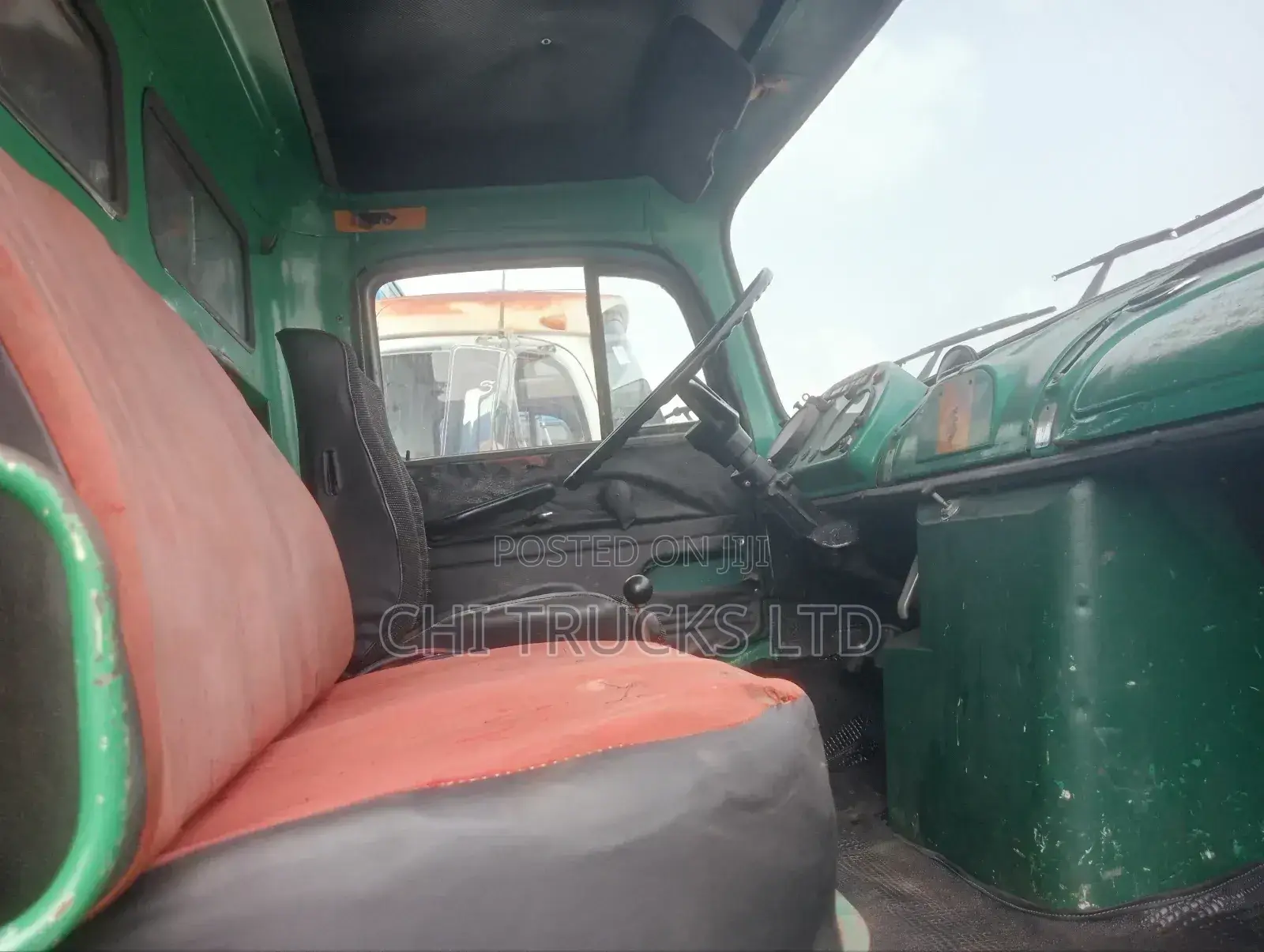 M/Benz Tipping Truck 911 With Auxiliary