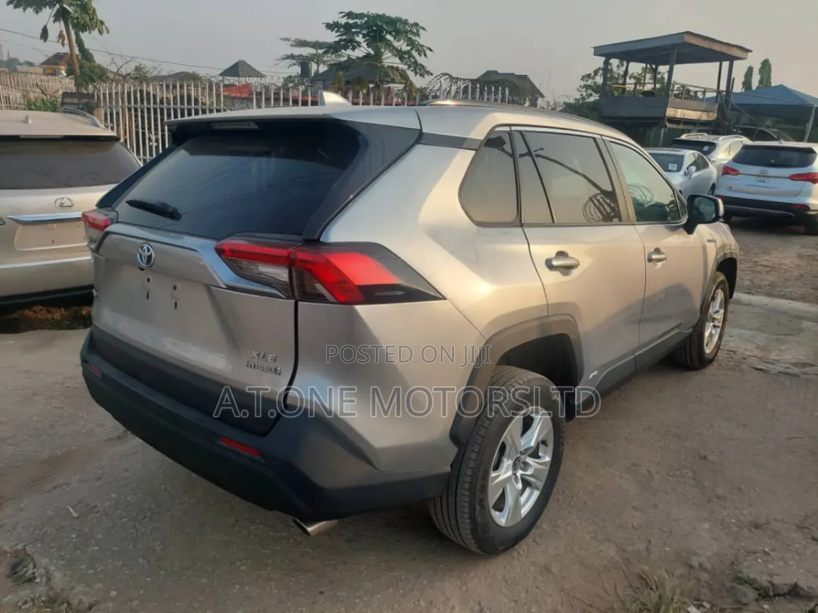 Toyota RAV4 XLE Premium 2022 Silver