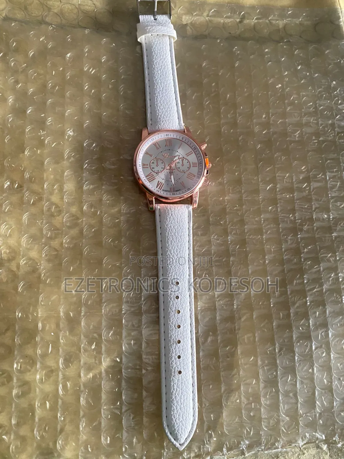 Boho Chic Women's Watch With Roman Dial