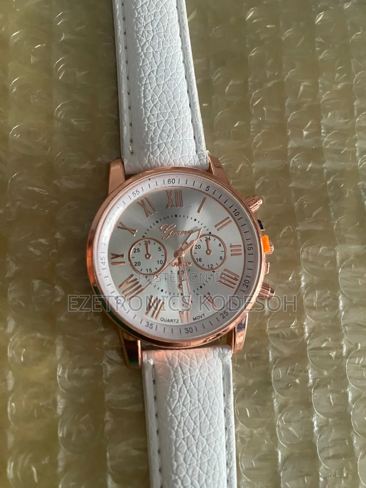 Boho Chic Women's Watch With Roman Dial