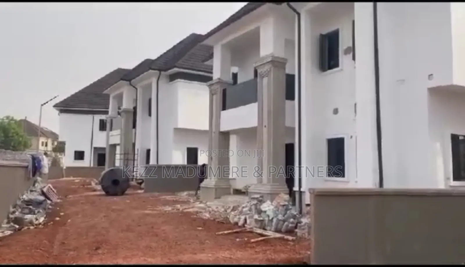 5bdrm Duplex in Near Shoprite, Gra, for sale