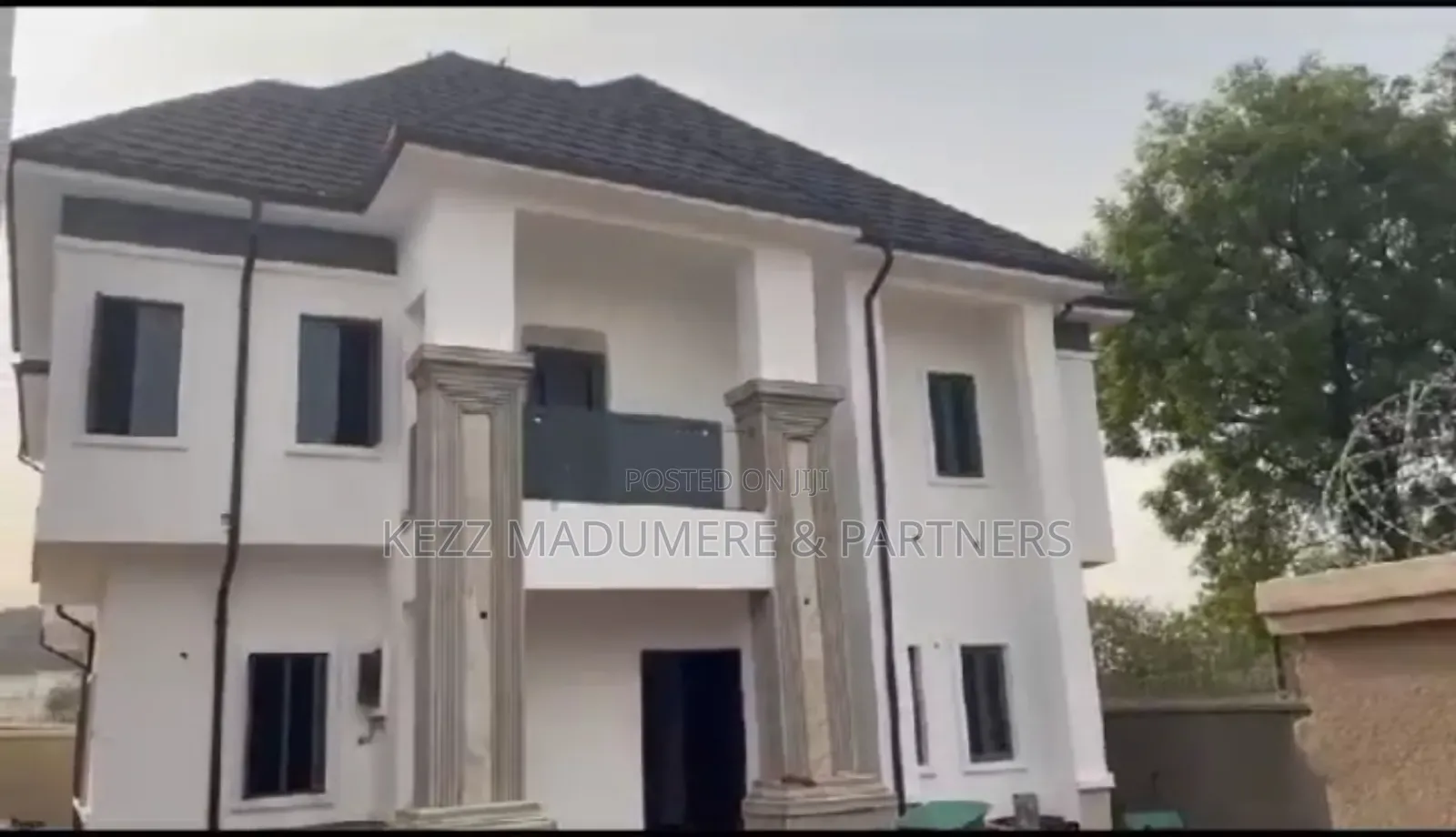 5bdrm Duplex in Near Shoprite, Gra, for sale