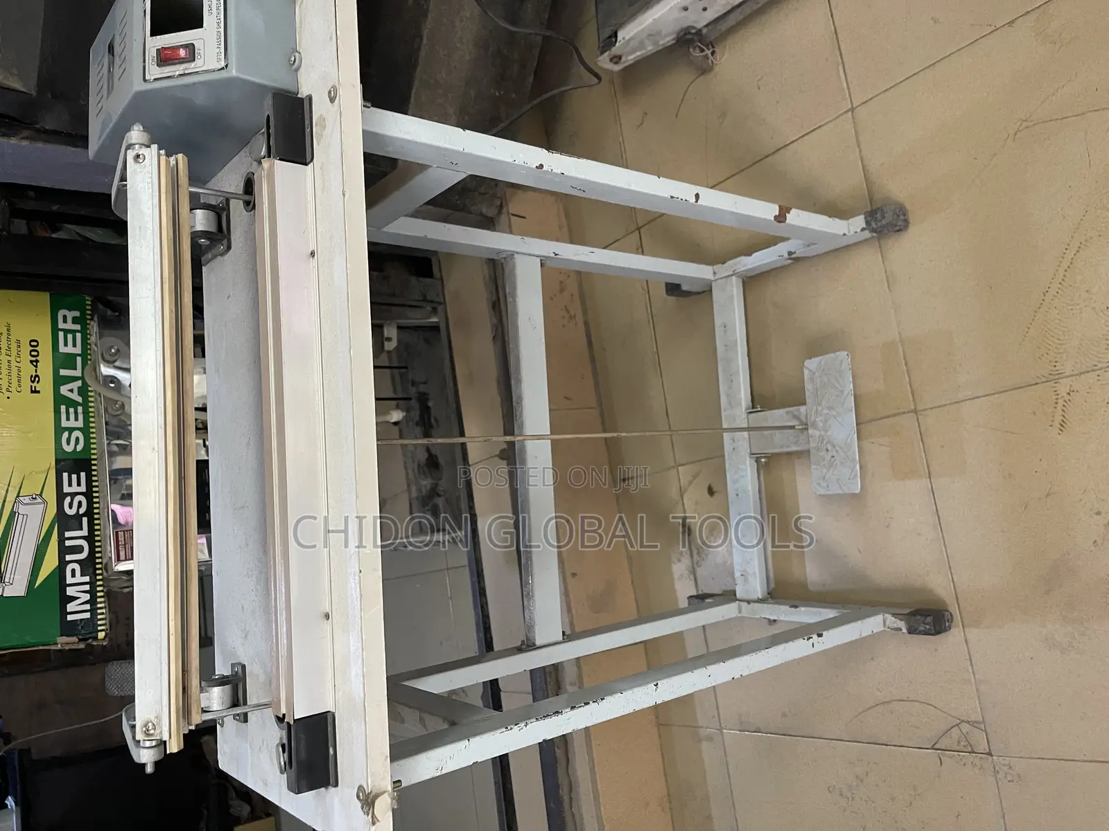 Pedal Sealing and Cutting Machine