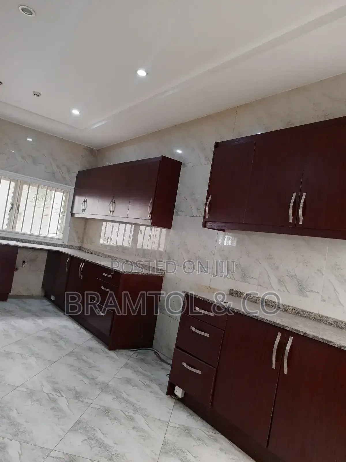4bdrm Townhouse / Terrace in Maitama for rent