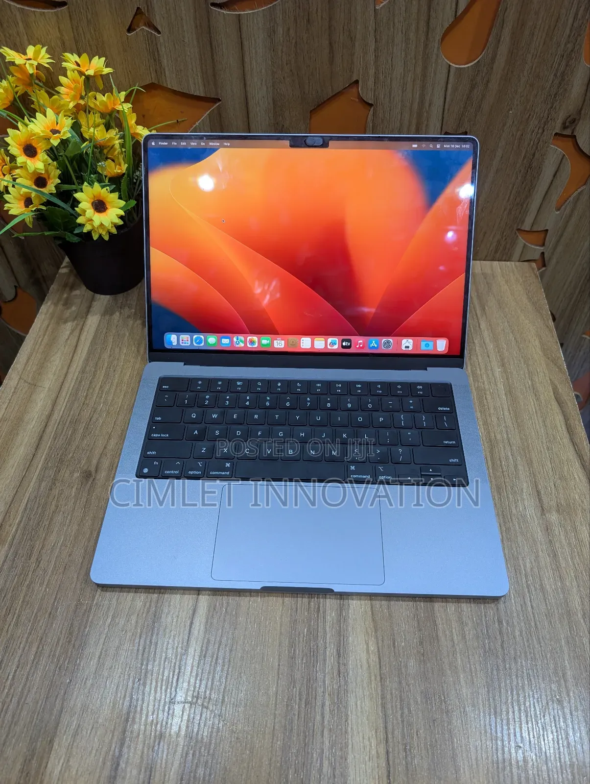 Laptop Apple MacBook Pro 2021 M1 16GB Apple M1 Pro SSD 512GB