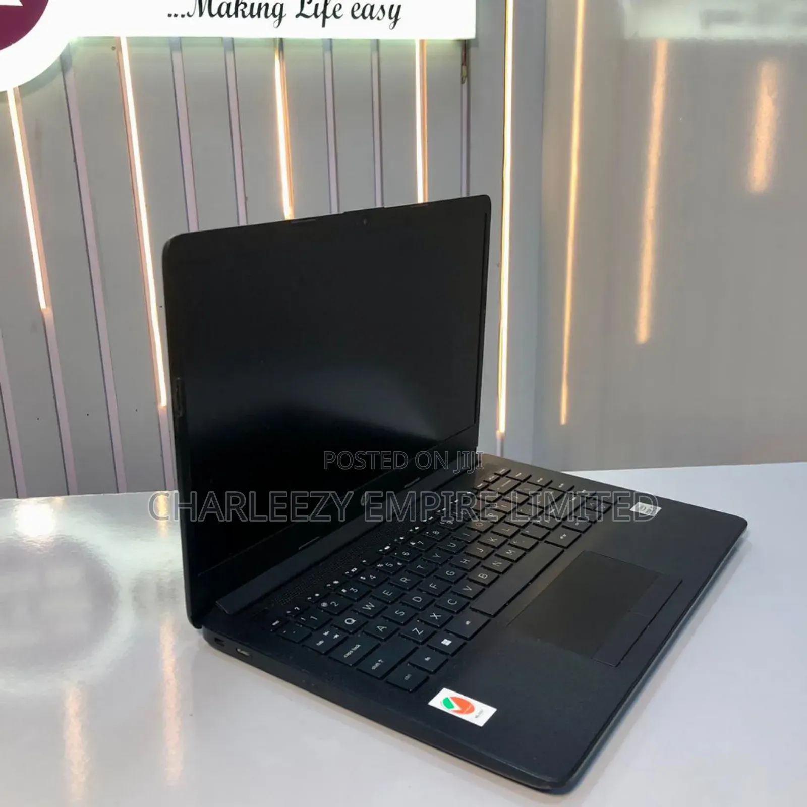 Laptop HP 14-Dq2031tg 8GB Intel Core I3 SSD 256GB