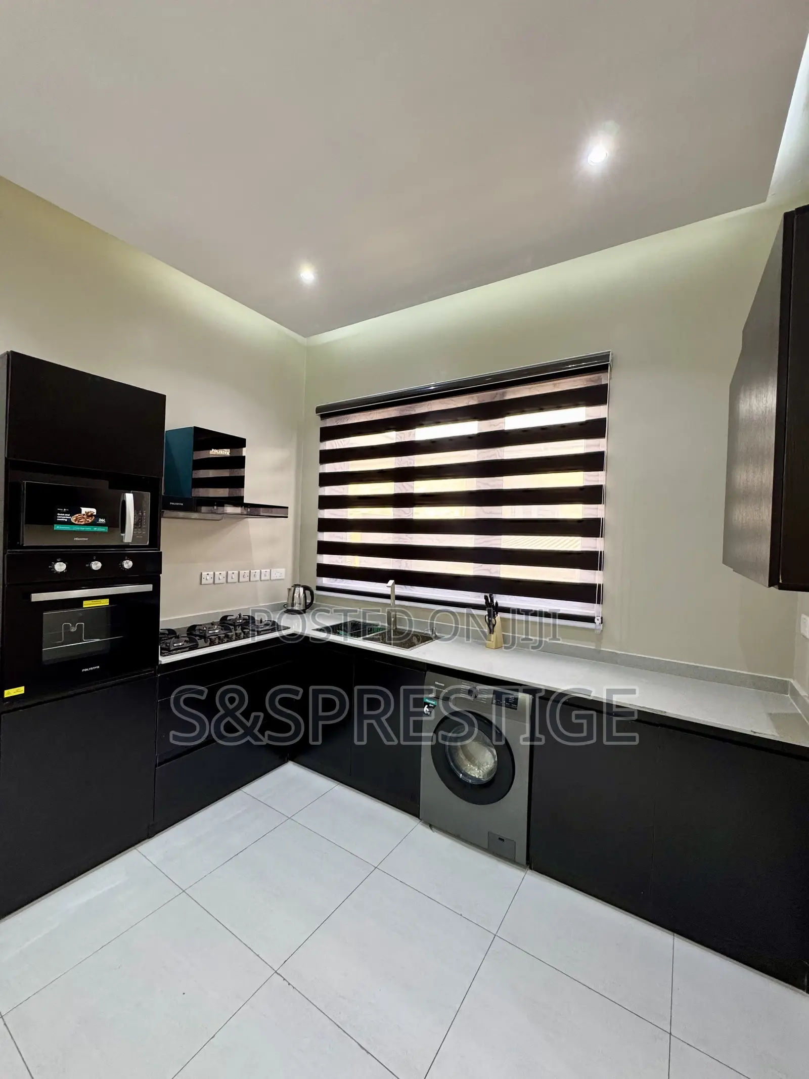 Luxurious One Bedroom Apartment With Roof Top Terrace