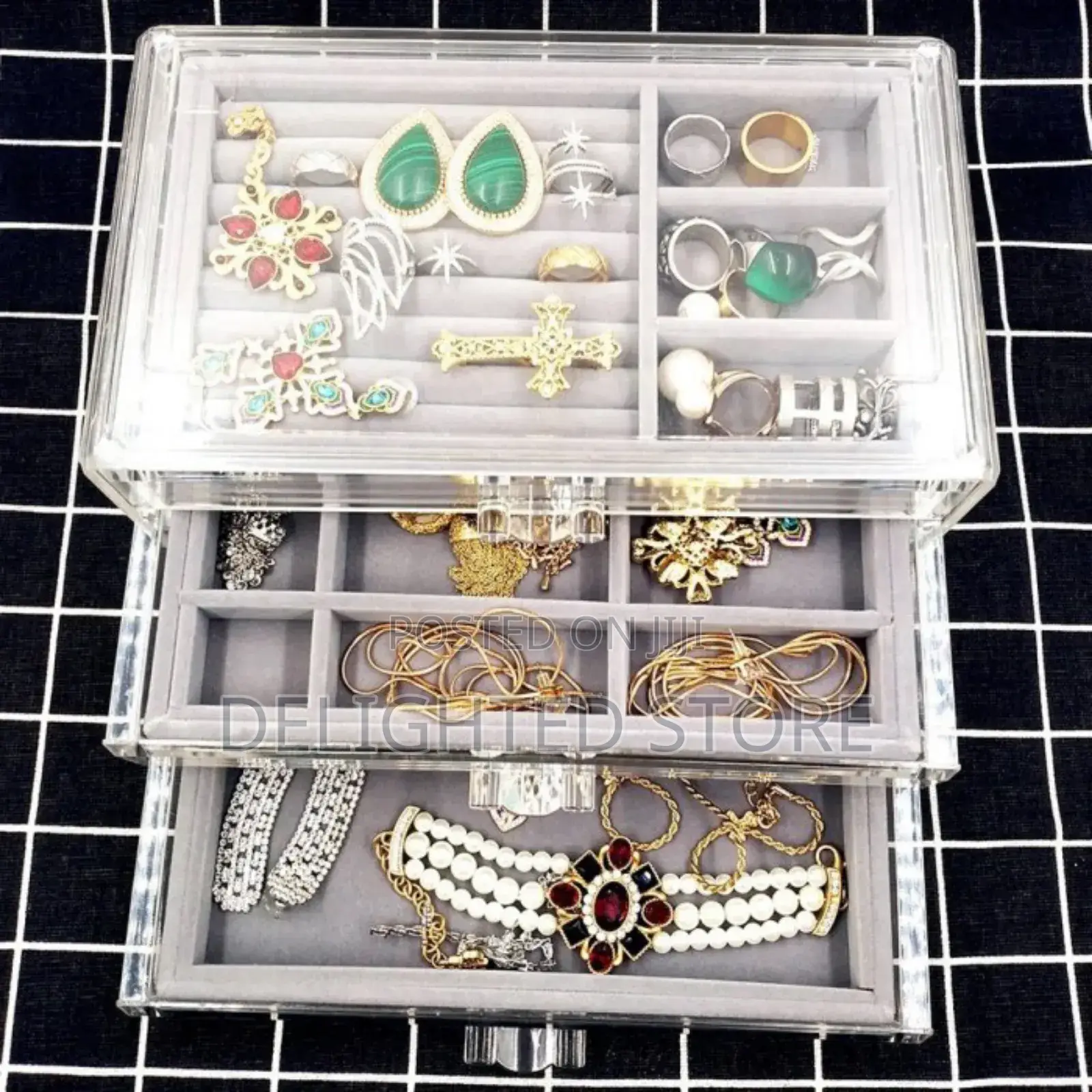 High Quality Posh 3-Drawers Acrylic Jewelry Organizer