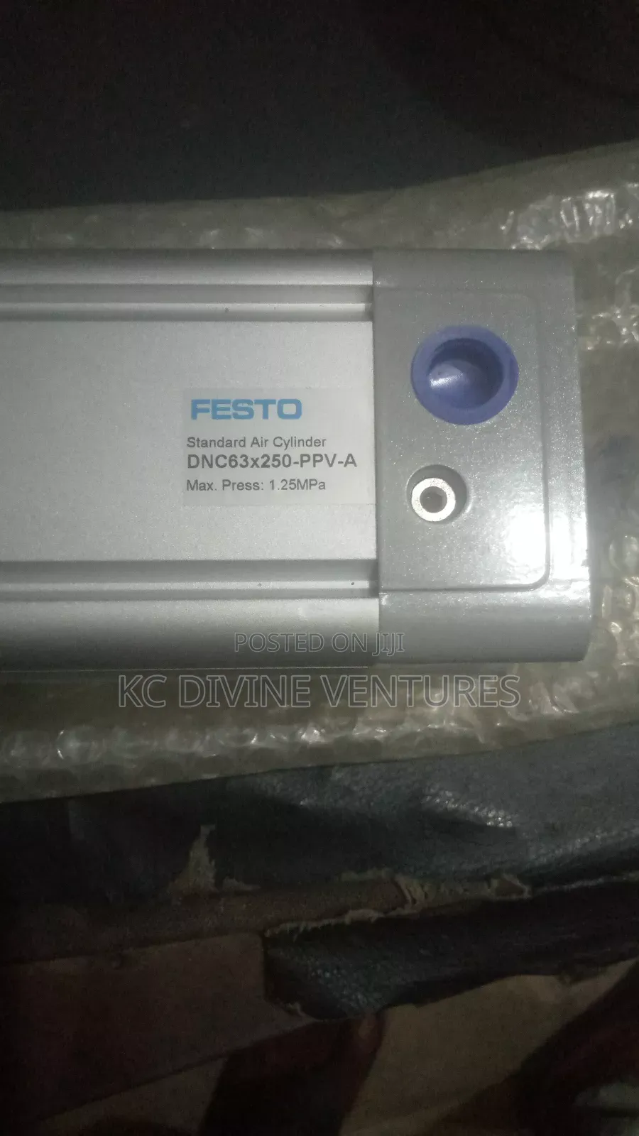 DNC 63 X 250 P. P. V. a Festo Air Cylinder