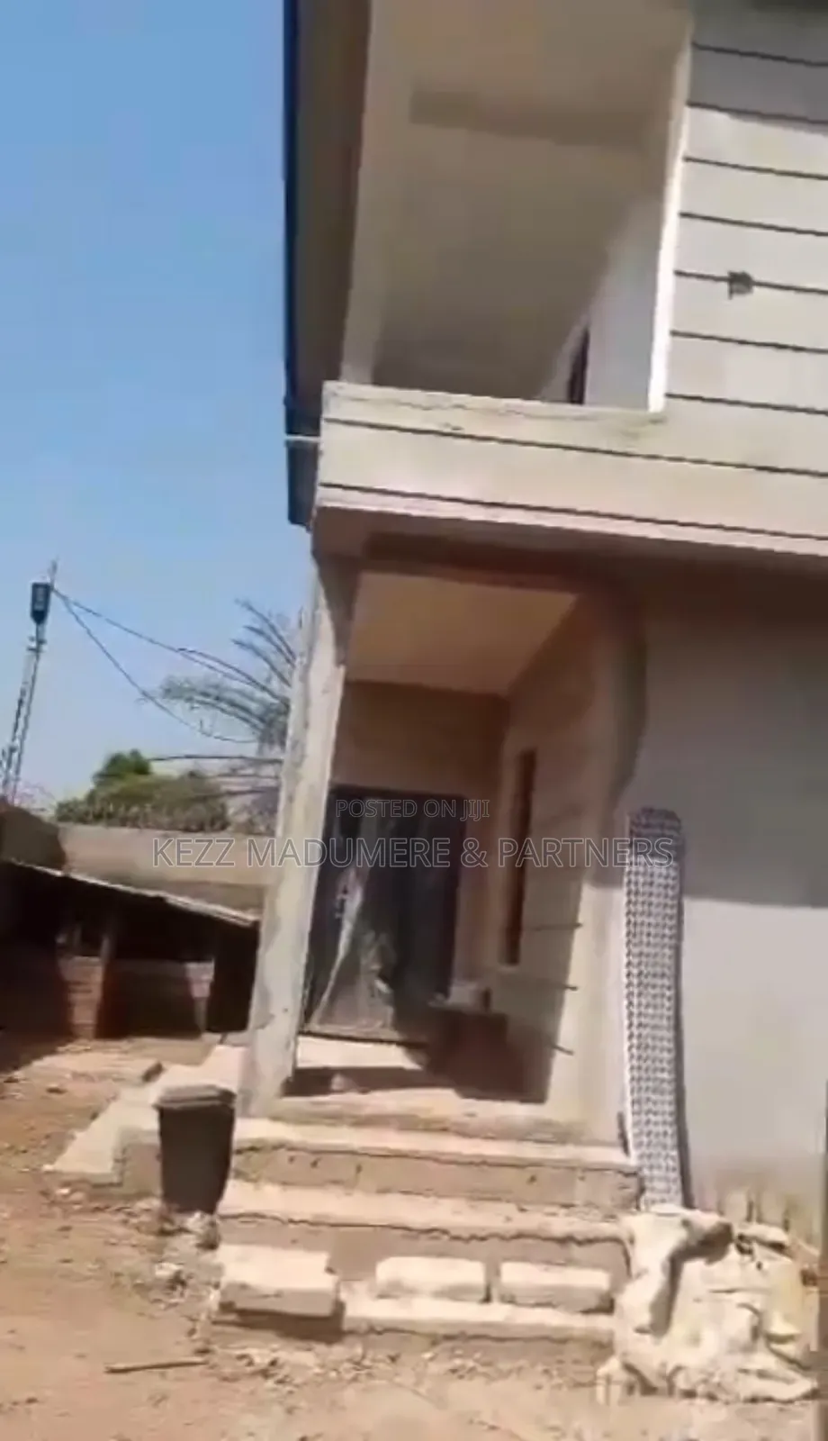 7bdrm Duplex in Monarch Avenue , for sale