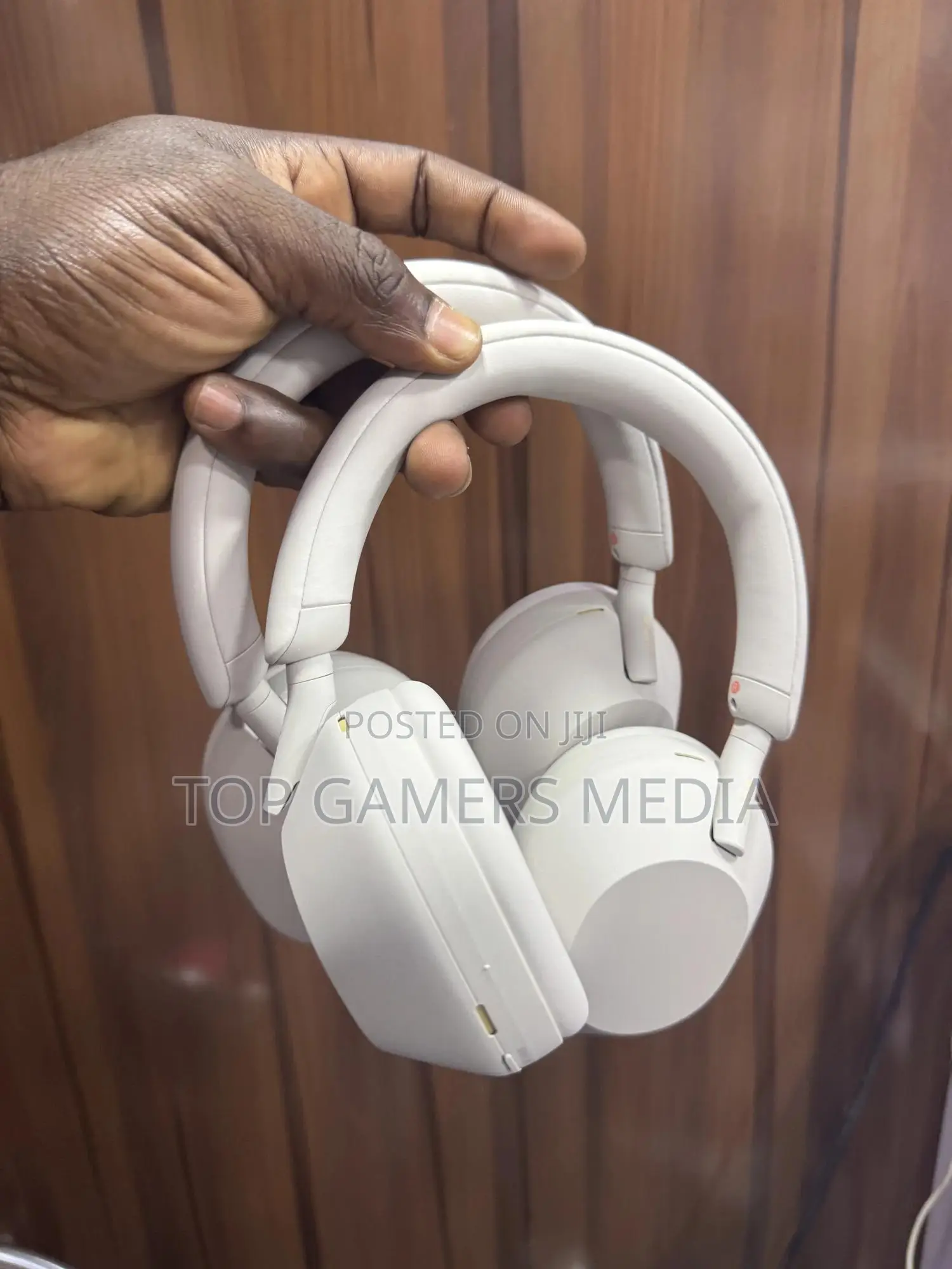 Brand New Unused Sony Xm5 Headphones