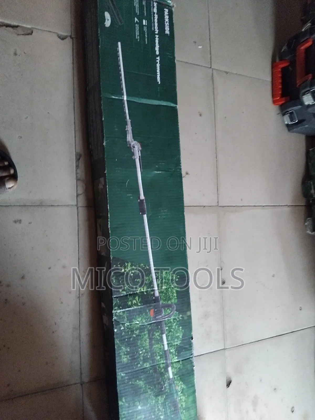 Long Reach Hedge Trimmer