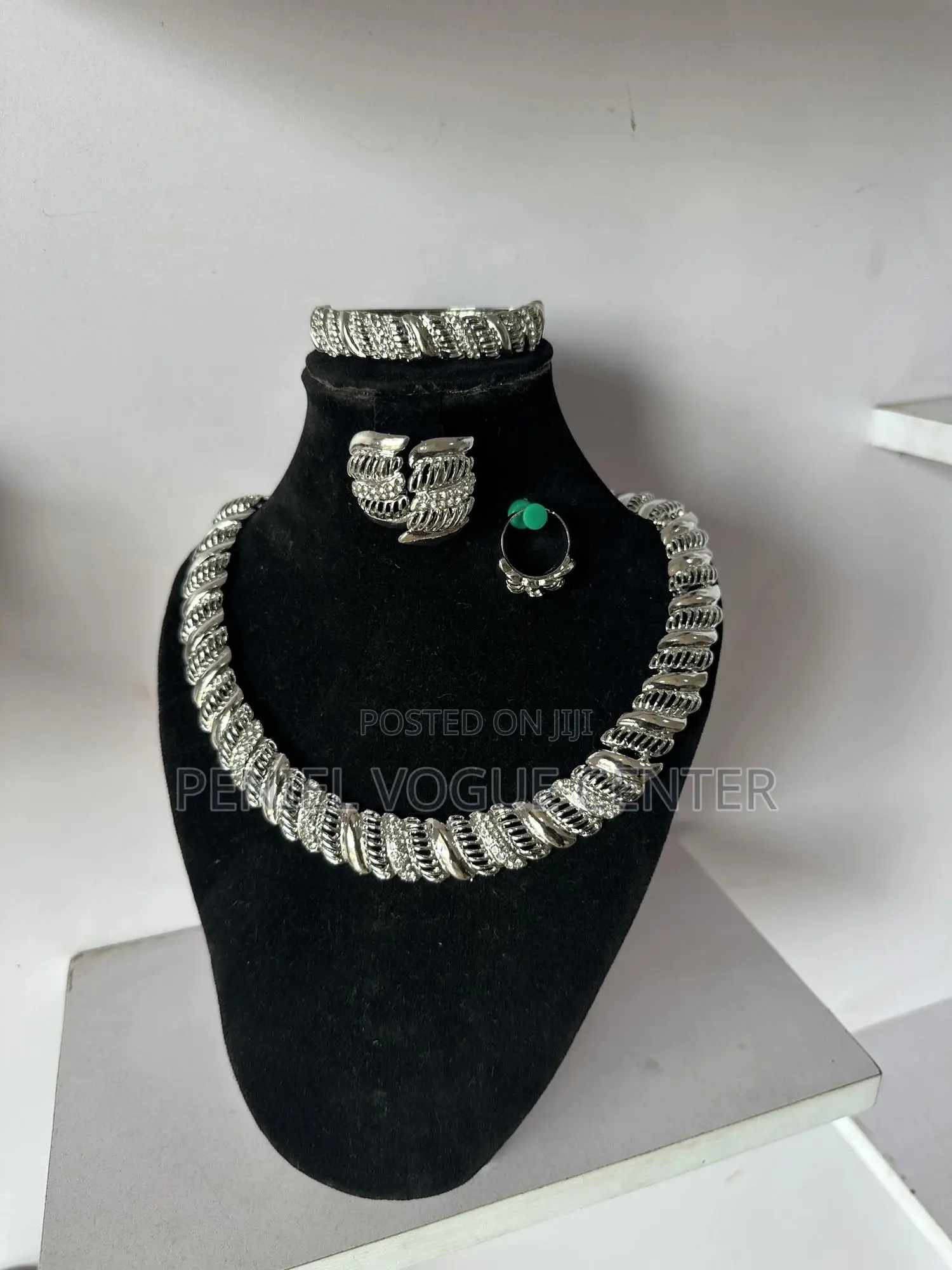 Gold Replica Jewelry Set, Custom Jewelry Chain Set