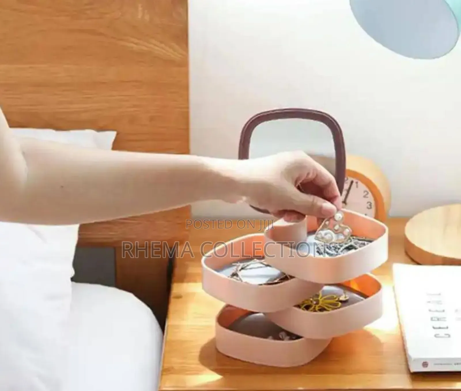 4 Layers Rotating Jewelry Organizer With Mirror