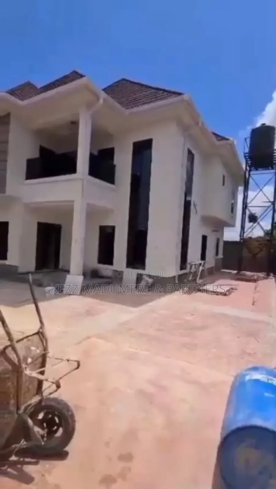 5bdrm Duplex in By Godfrey Okoye for sale