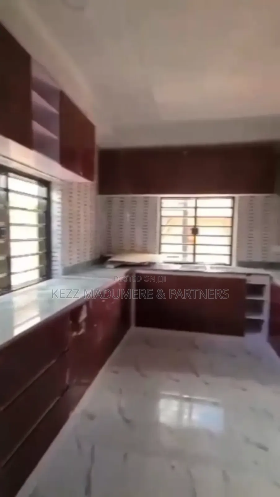5bdrm Duplex in By Godfrey Okoye for sale