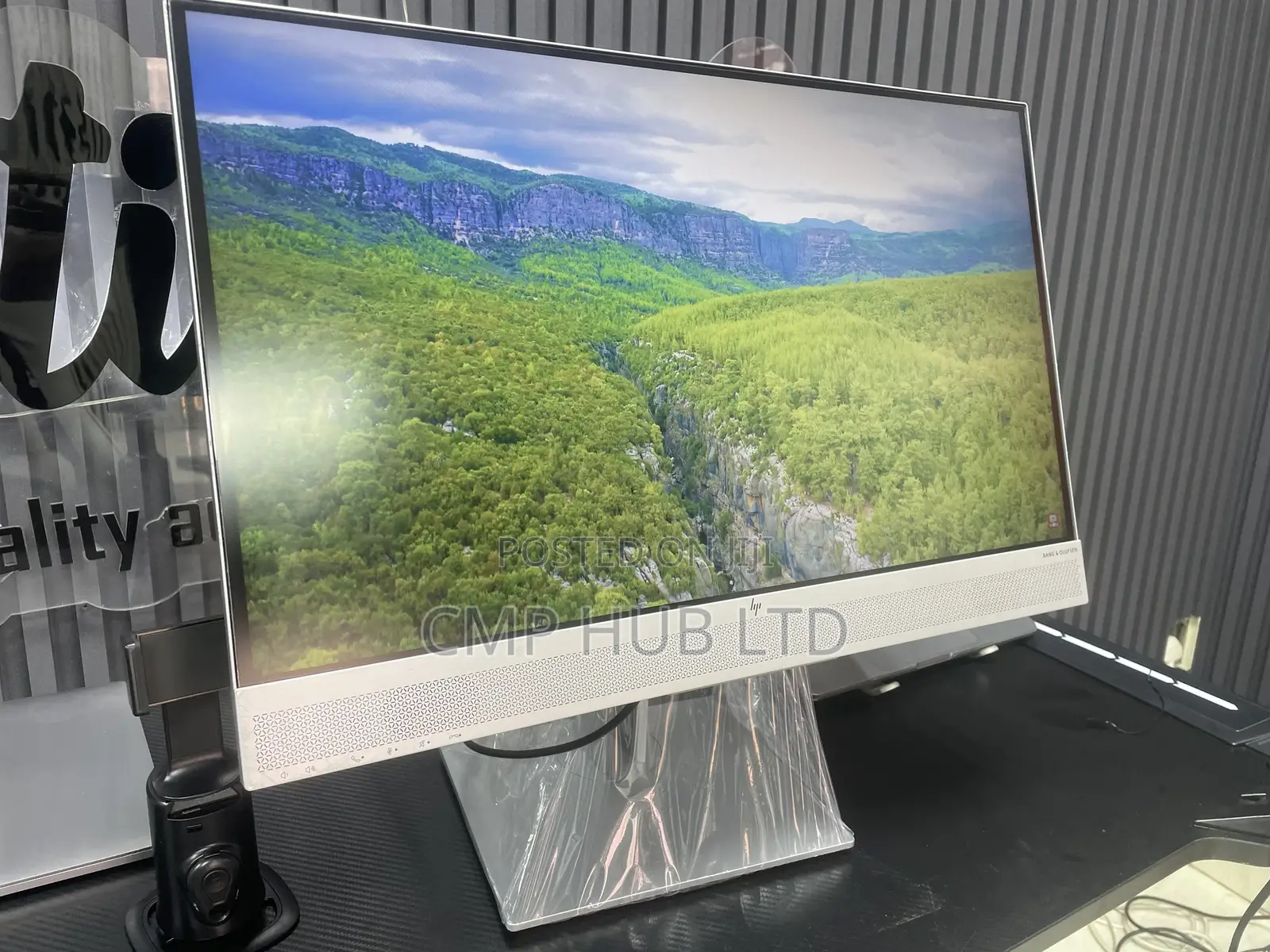 Hp 24” Led-Lit Full Hd, Built-in Webcam Speakers Monitor