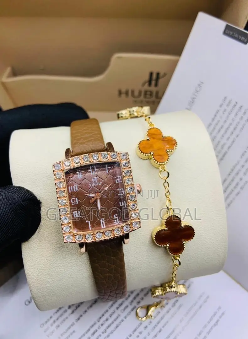 Small Ladies Wristwatch With Vca Available in Bulk