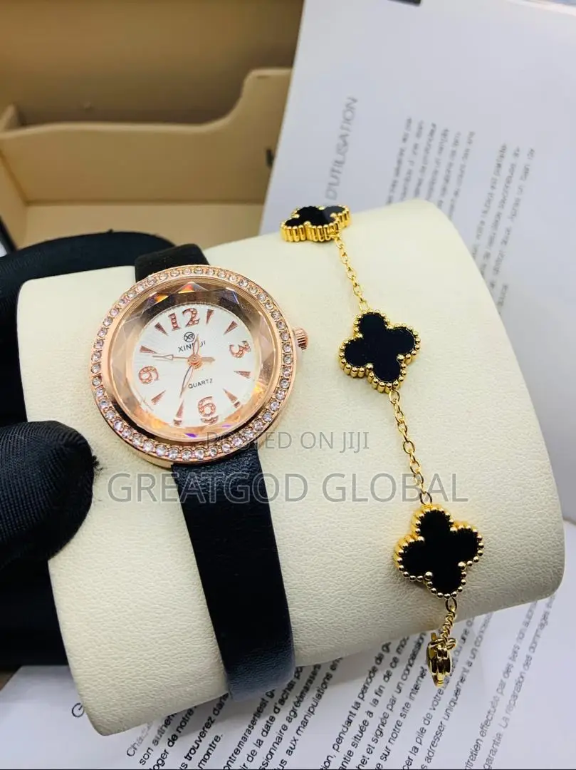 Small Ladies Wristwatch Set Available in Bulk Round Face