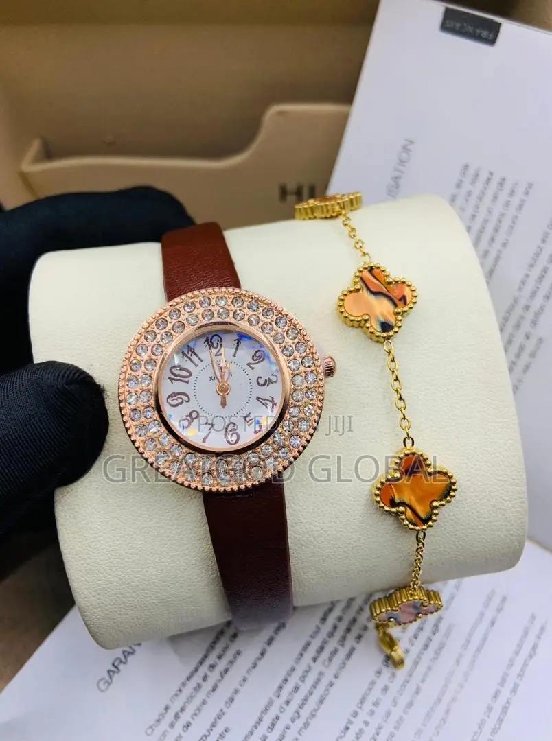 Small Ladies Wristwatch Set Available in Bulk Round Face