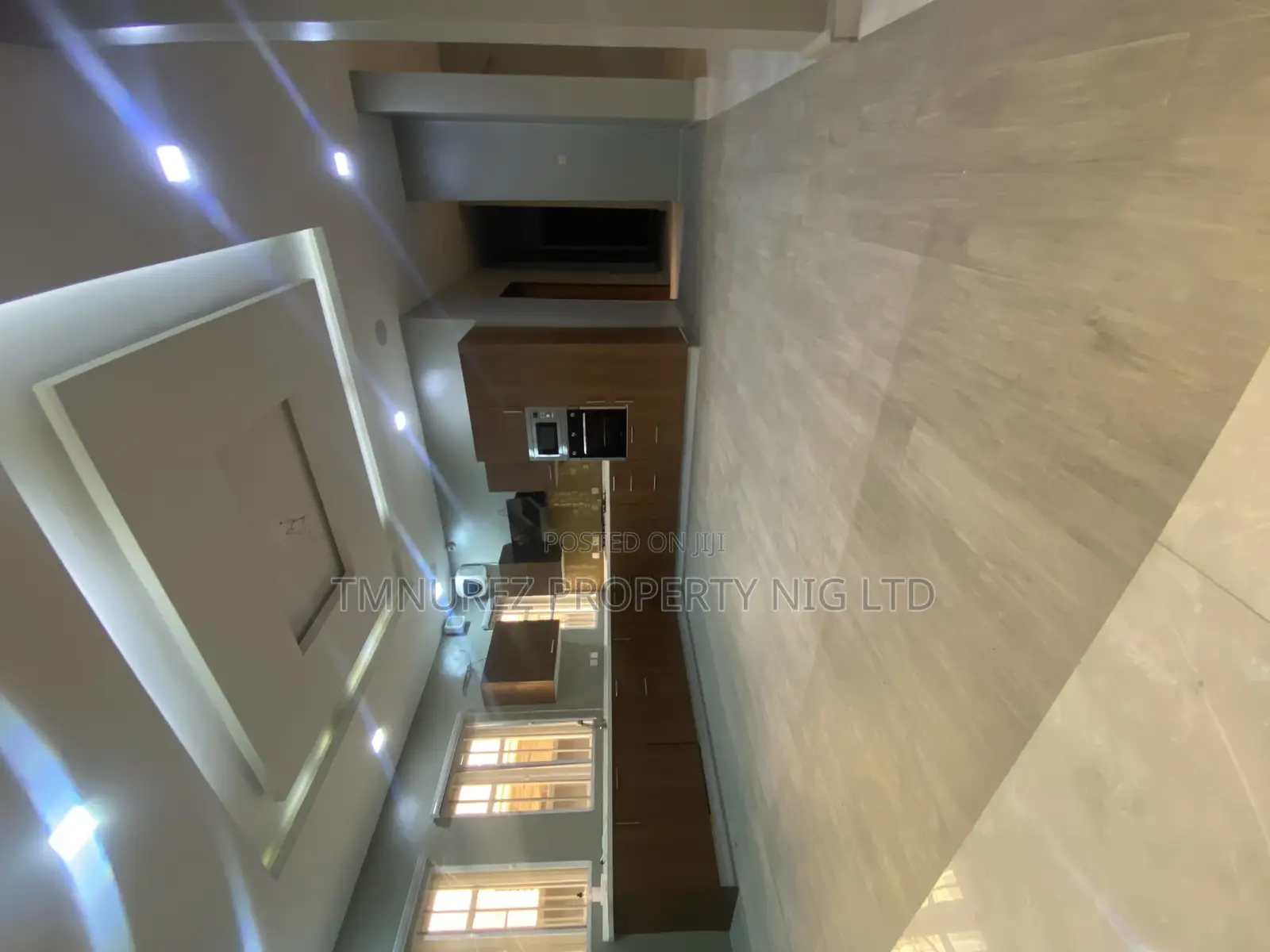 5bdrm Apartment in First Estate, Chevron for rent