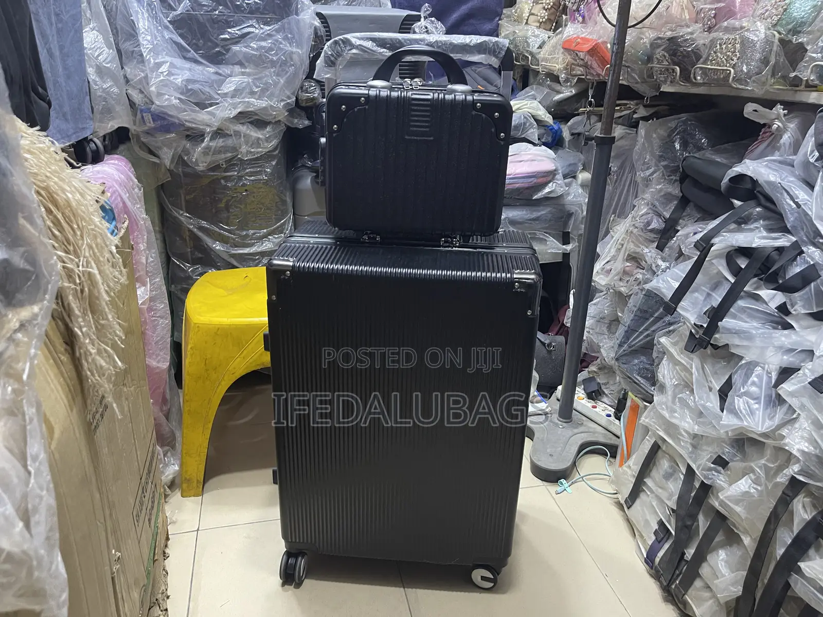 Medium Size Wide Pole Aluminum Frame Travel Luggage With Kit