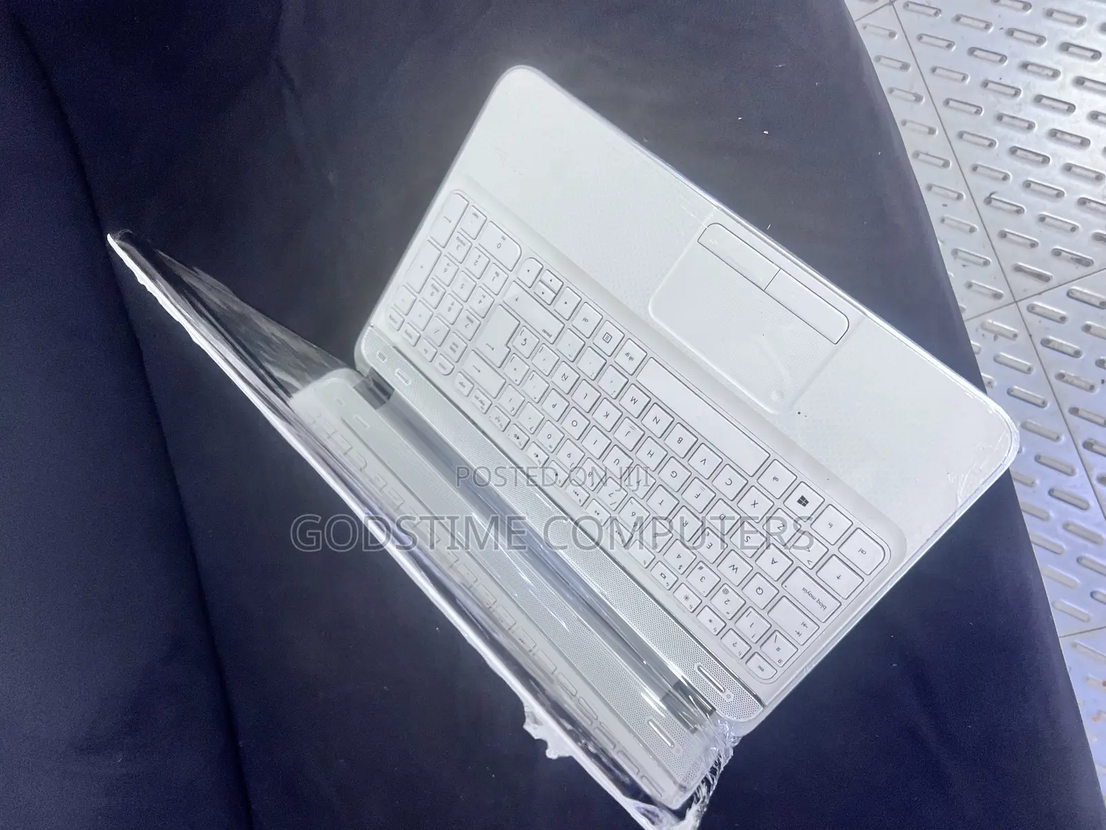 New Laptop HP Pavilion 15 8GB Intel Core I5 HDD 1T