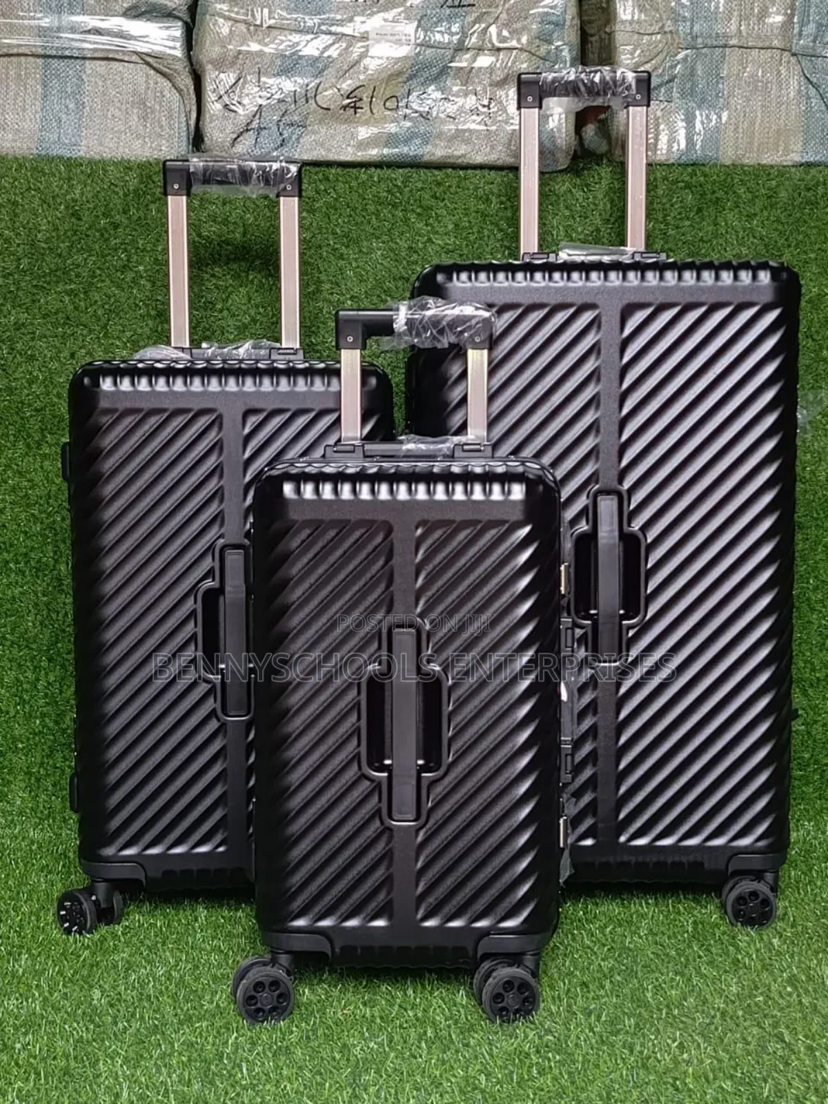 Set of 3 Poly Carbon Travelling Luggage Boxes