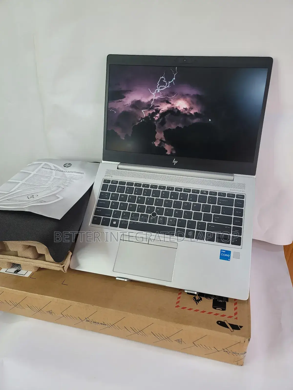 New Laptop HP EliteBook 830 8GB Intel Core i5 SSD 256GB