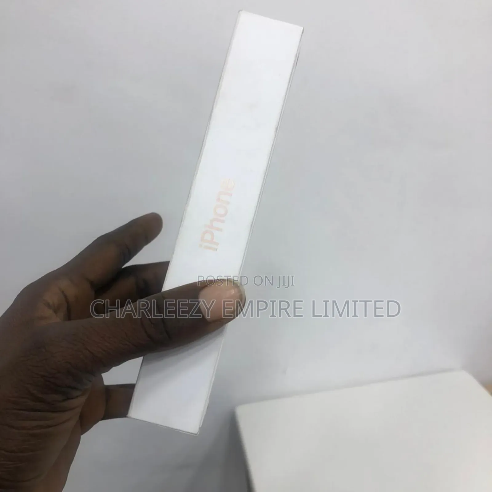 New Apple iPhone 16 128 GB White