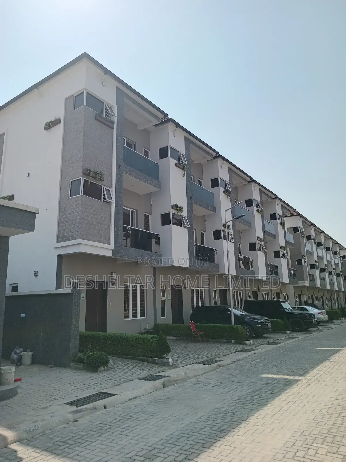4bdrm Townhouse/Terrace in Ademirable Home, Lekki Phase 1 for sale