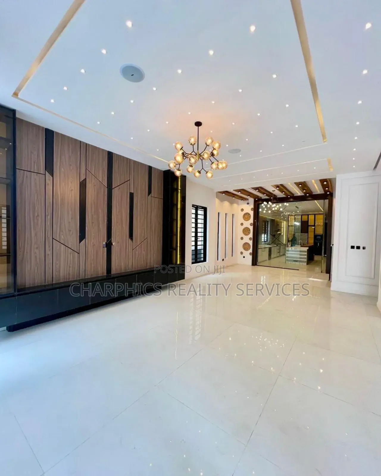5bdrm Duplex in Ikota for sale