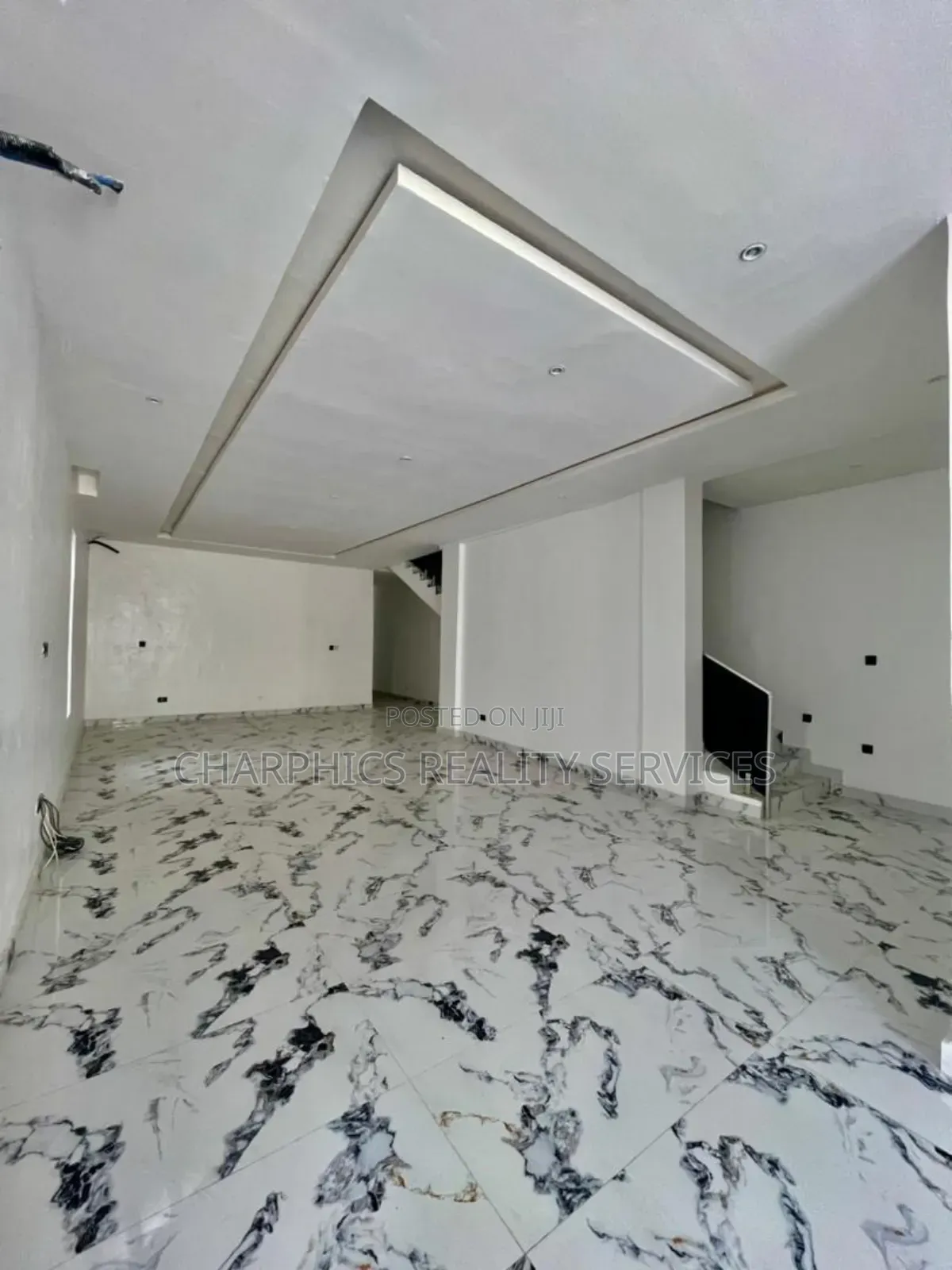 5bdrm Duplex in Ikota for sale