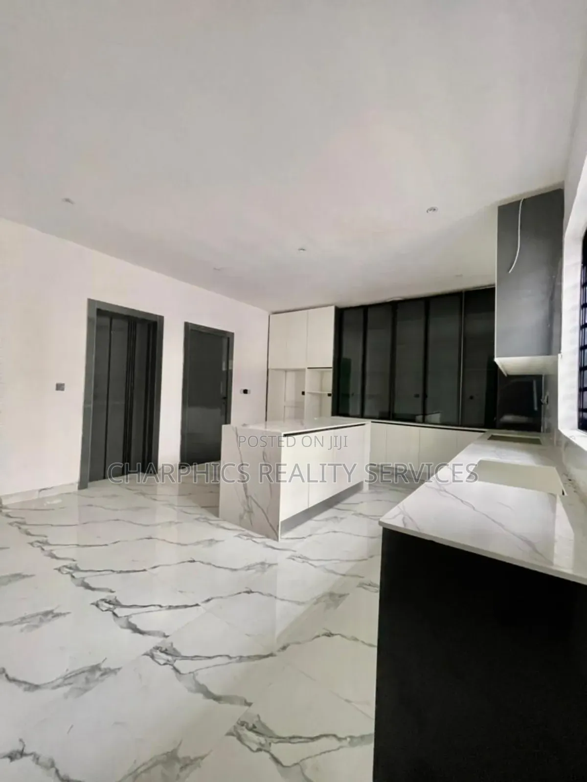 5bdrm Duplex in Ikota for sale