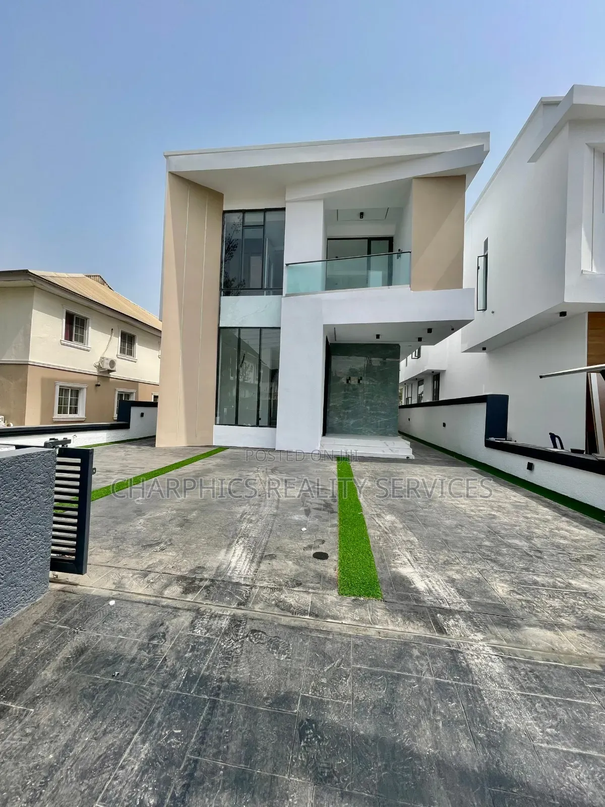 5bdrm Duplex in Lekki for sale