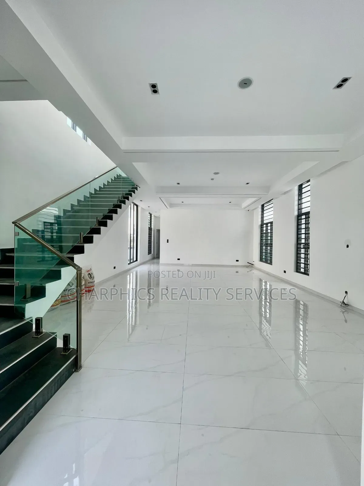 5bdrm Duplex in Lekki for sale