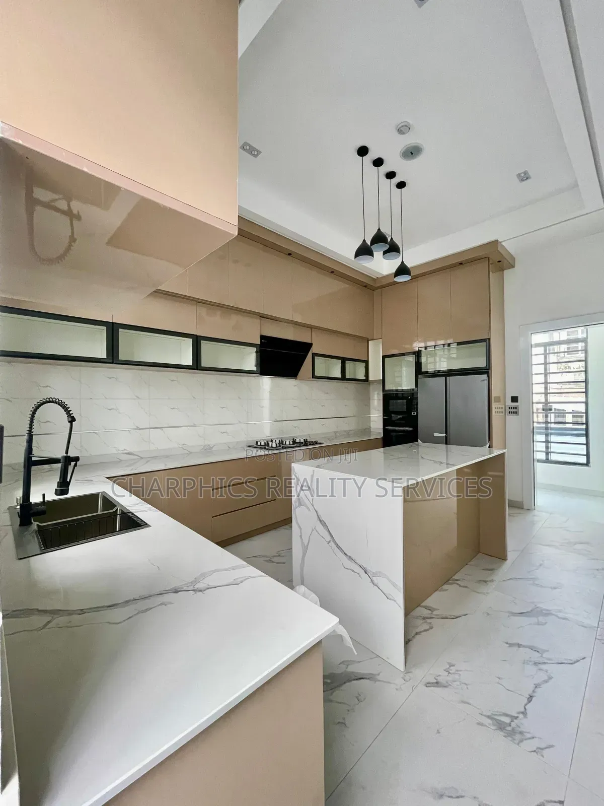 5bdrm Duplex in Lekki for sale