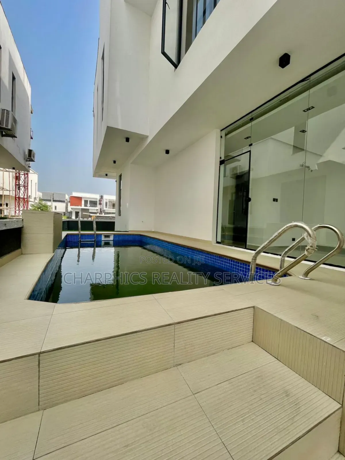 5bdrm Duplex in Lekki for sale