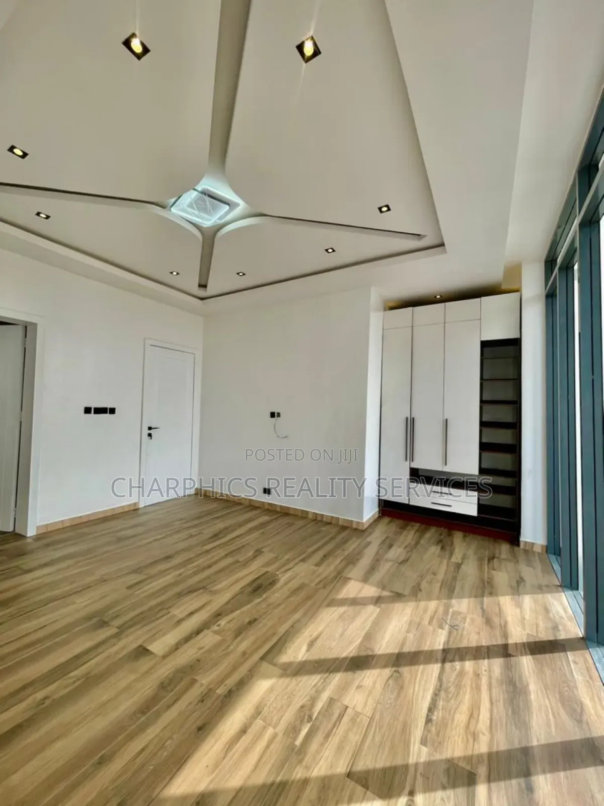 5bdrm Duplex in Lekki for sale