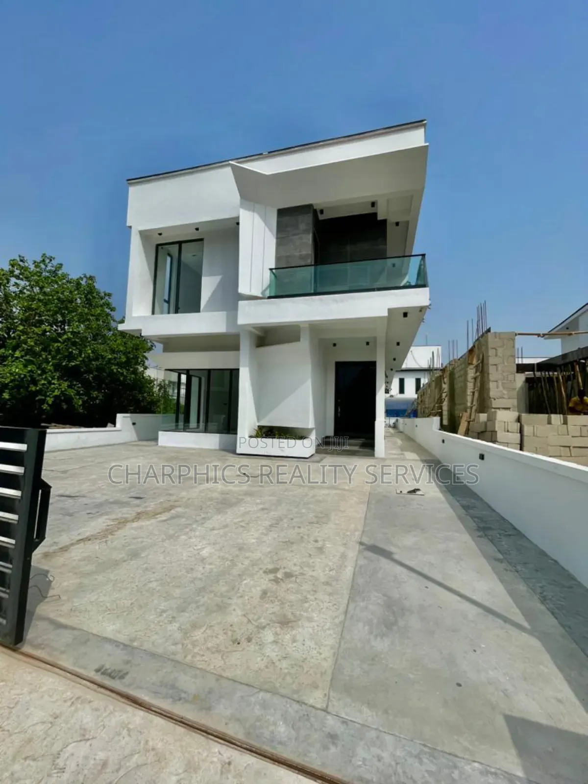 5bdrm Duplex in Lekki for sale