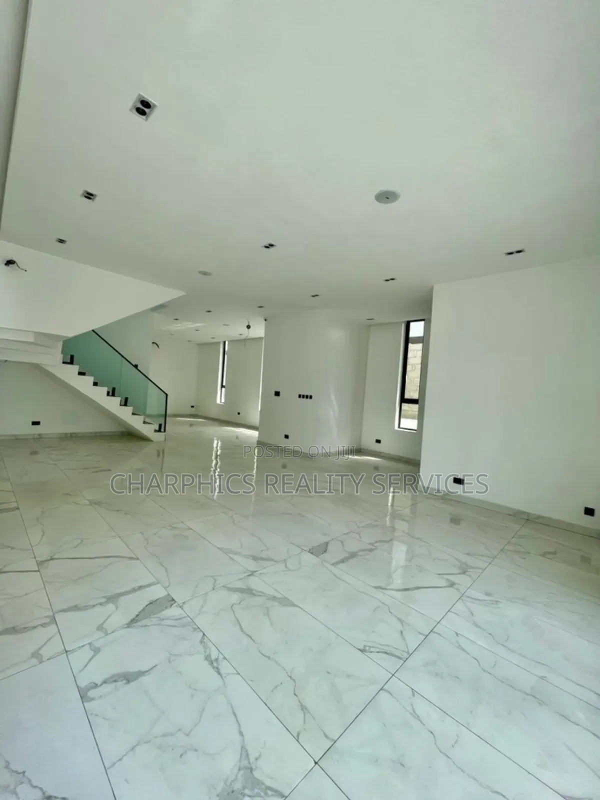 5bdrm Duplex in Lekki for sale